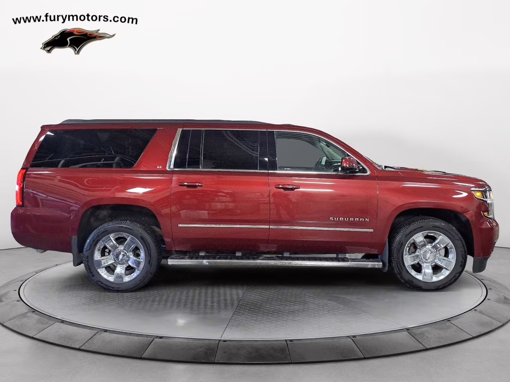 Used 2018 Chevrolet Suburban LT with VIN 1GNSKHKC7JR120990 for sale in Forest Lake, Minnesota