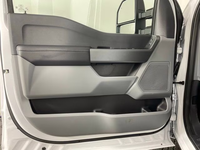 2026 Oxford White Ford Super Duty F-250 SRW XL 4X4 Truck