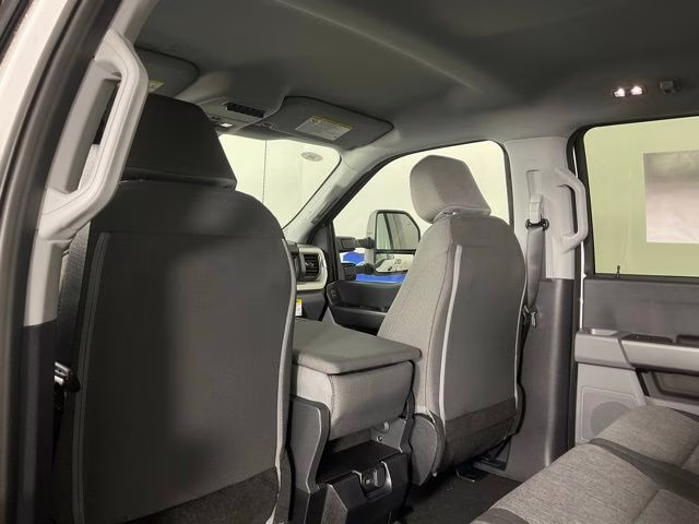 2026 Oxford White Ford Super Duty F-250 SRW XL 4X4 Truck