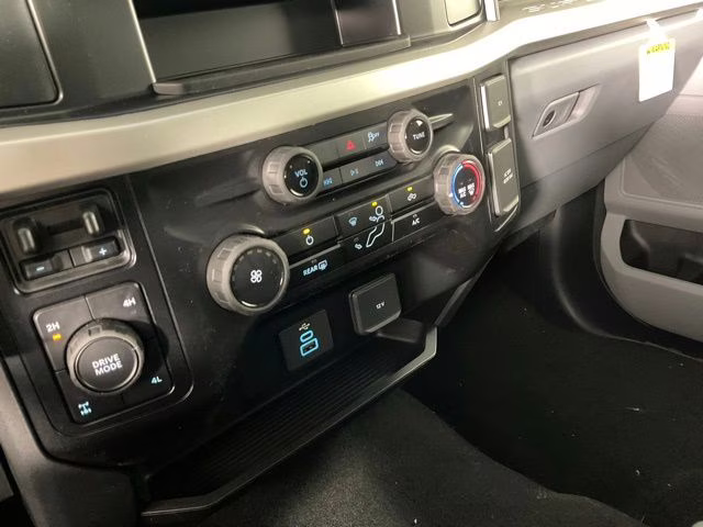 2026 Oxford White Ford Super Duty F-250 SRW XL 4X4 Truck