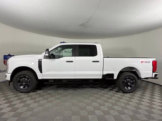 2026 Oxford White Ford Super Duty F-250 SRW XL 4X4 Truck