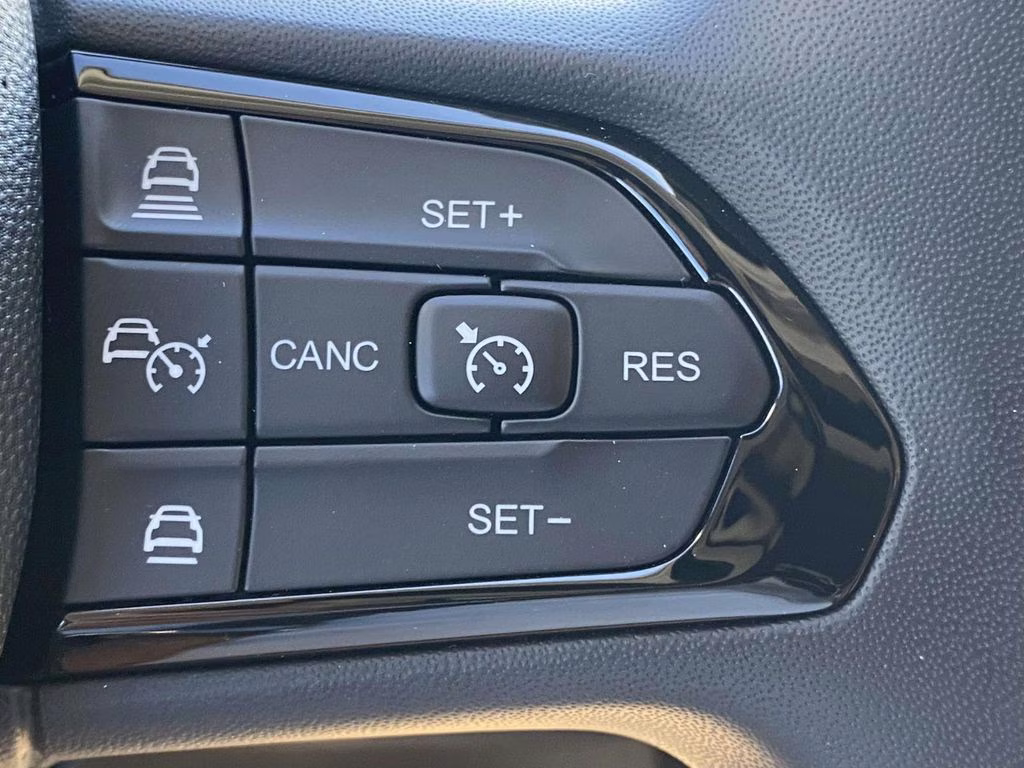 2026 Bright White Clearcoat Ram ProMaster 1500 Low Roof FWD Van