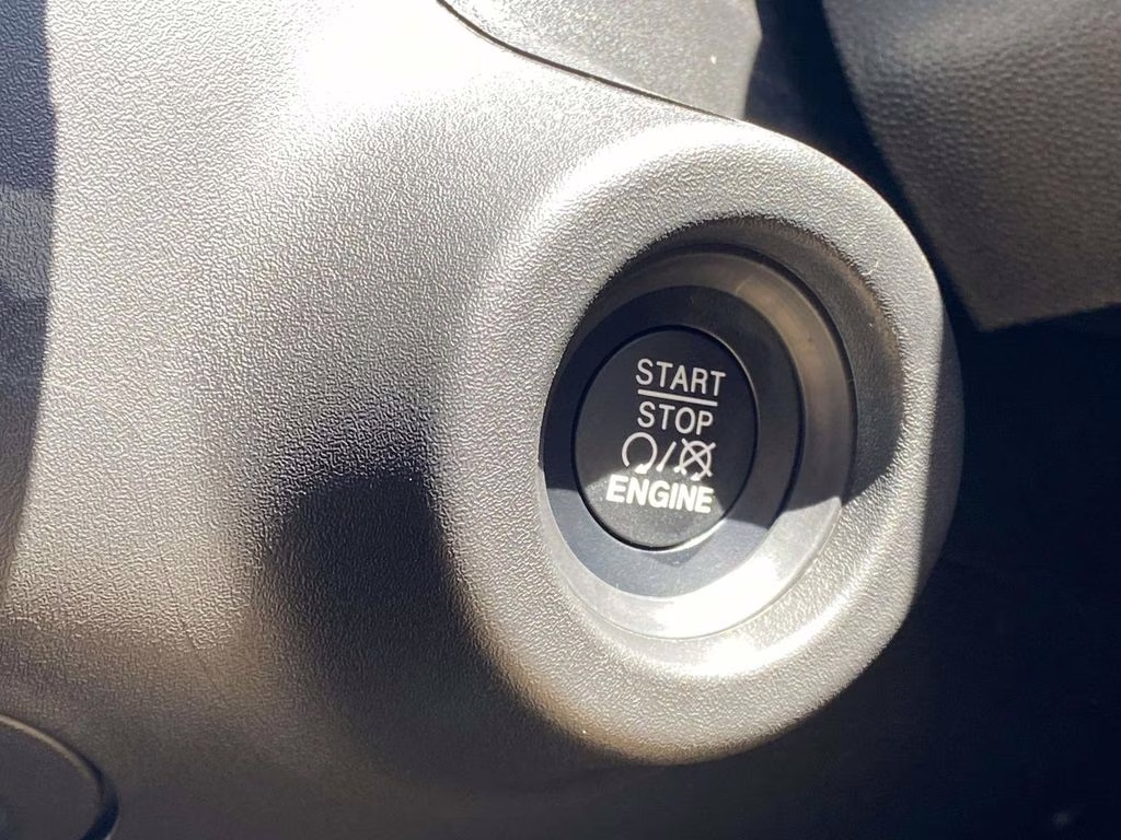 2026 Bright White Clearcoat Ram ProMaster 1500 Low Roof FWD Van