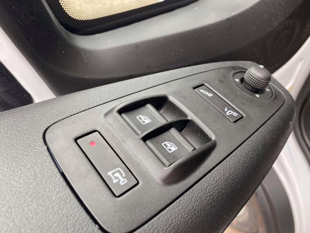 2026 Bright White Clearcoat Ram ProMaster 1500 Low Roof FWD Van