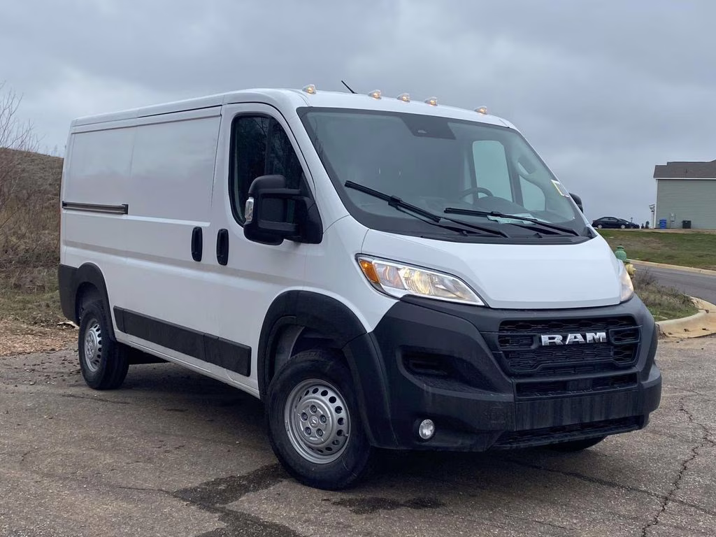 2026 Bright White Clearcoat Ram ProMaster 1500 Low Roof FWD Van
