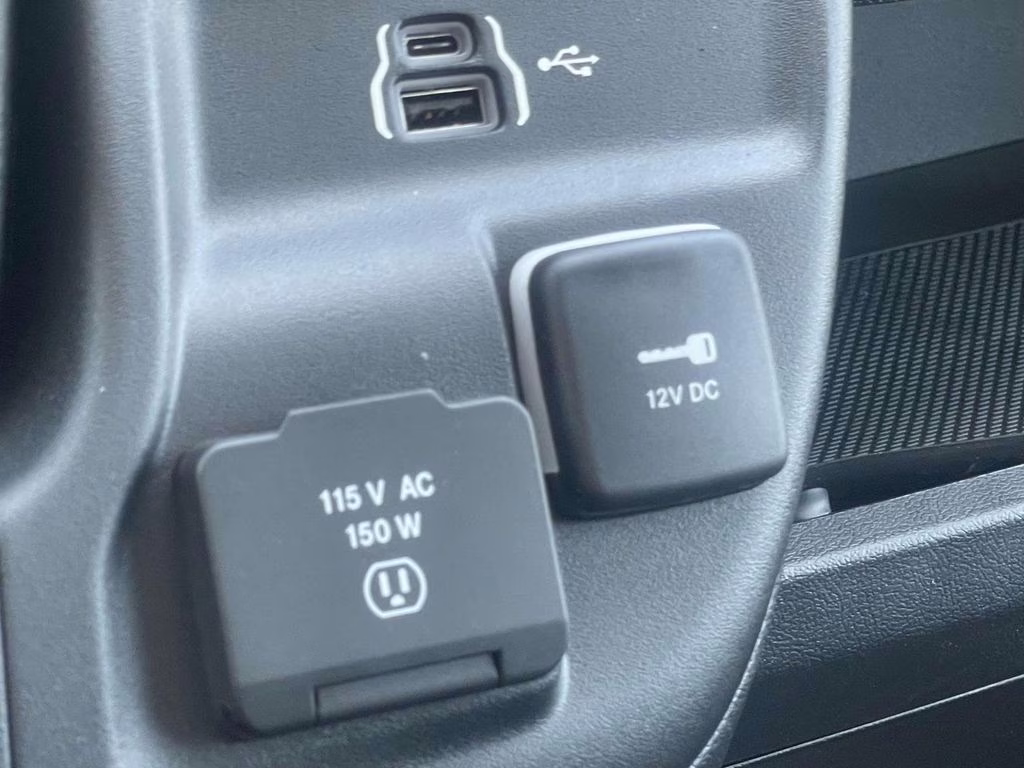 2026 Bright White Clearcoat Ram ProMaster 1500 Low Roof FWD Van