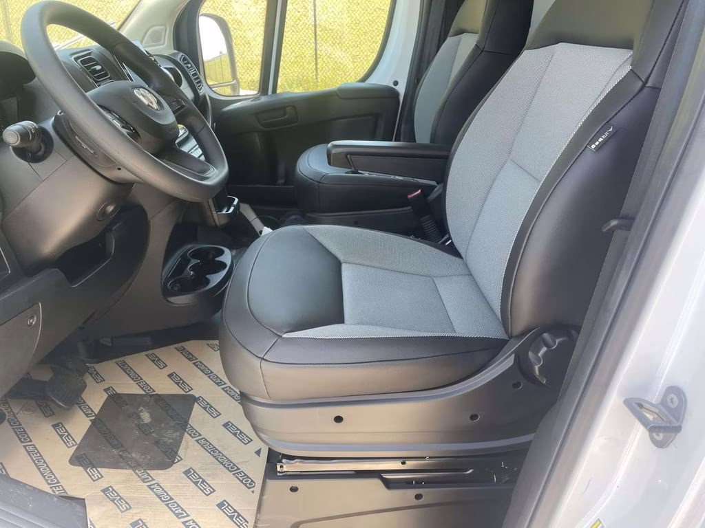 2026 Bright White Clearcoat Ram ProMaster 1500 Low Roof FWD Van