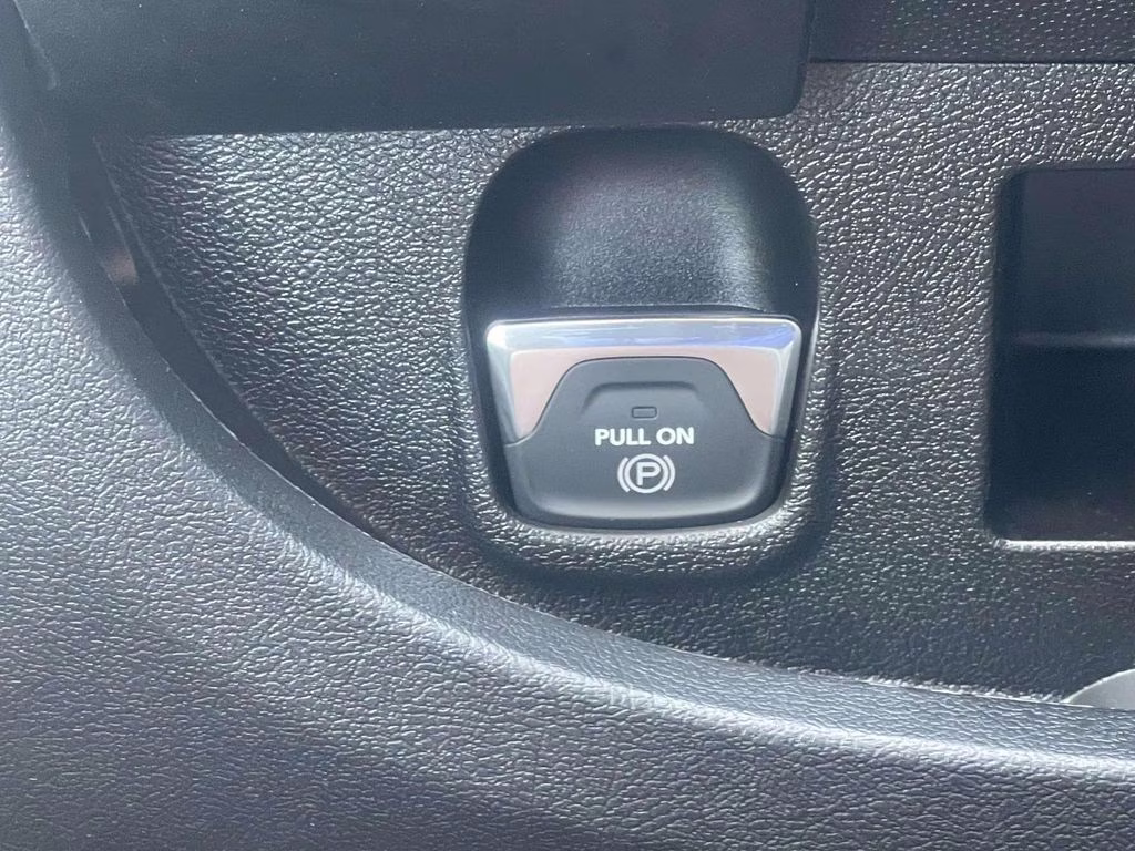 2026 Bright White Clearcoat Ram ProMaster 1500 Low Roof FWD Van