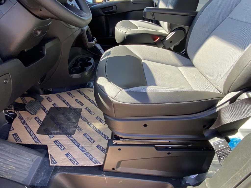 2026 Bright White Clearcoat Ram ProMaster 1500 Low Roof FWD Van