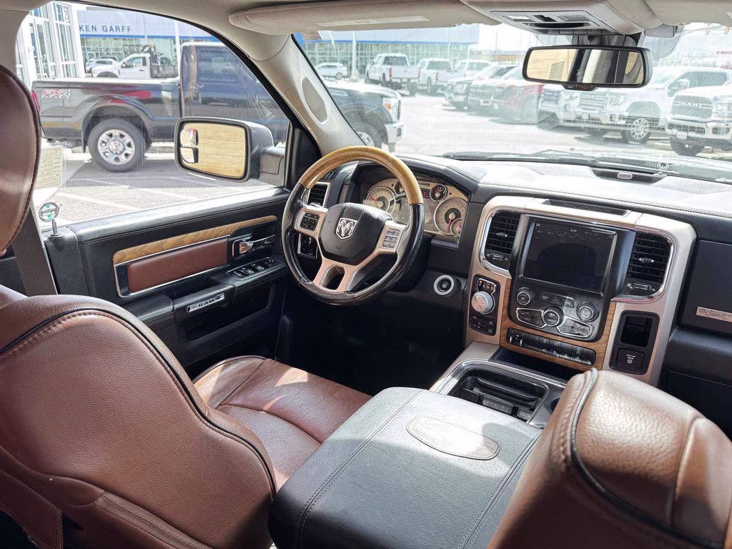 2018 Brilliant Black Crystal Pearlcoat Ram 1500 Laramie Longhorn 4X4 Truck