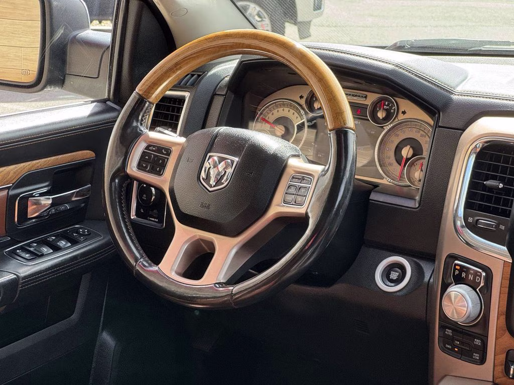 2018 Brilliant Black Crystal Pearlcoat Ram 1500 Laramie Longhorn 4X4 Truck