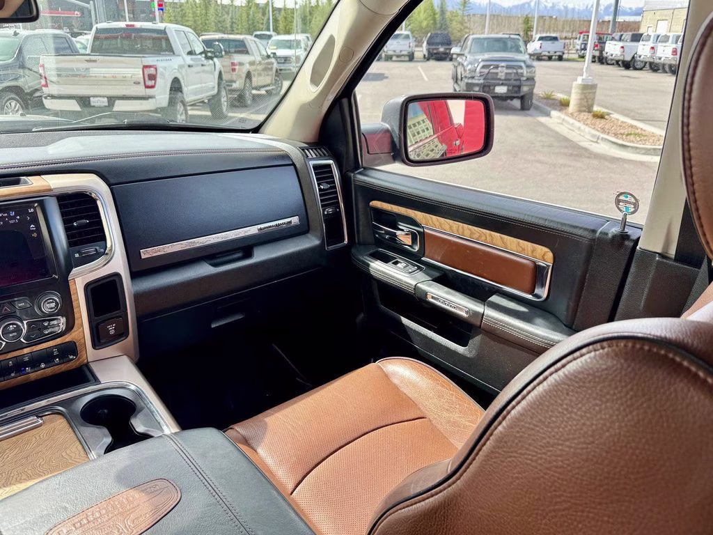 2018 Brilliant Black Crystal Pearlcoat Ram 1500 Laramie Longhorn 4X4 Truck