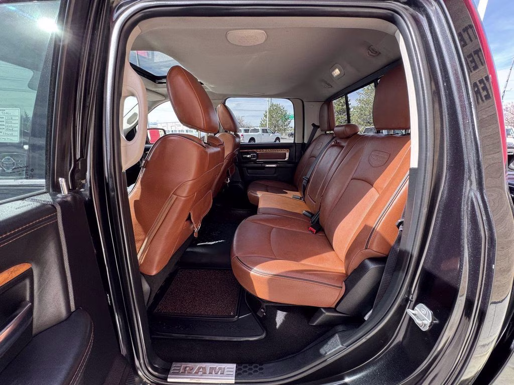 2018 Brilliant Black Crystal Pearlcoat Ram 1500 Laramie Longhorn 4X4 Truck