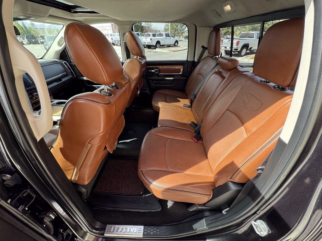 2018 Brilliant Black Crystal Pearlcoat Ram 1500 Laramie Longhorn 4X4 Truck