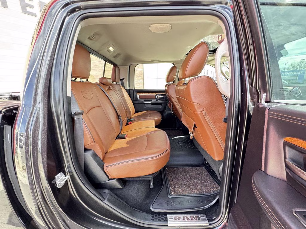 2018 Brilliant Black Crystal Pearlcoat Ram 1500 Laramie Longhorn 4X4 Truck
