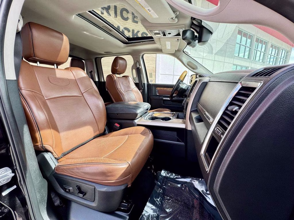 2018 Brilliant Black Crystal Pearlcoat Ram 1500 Laramie Longhorn 4X4 Truck