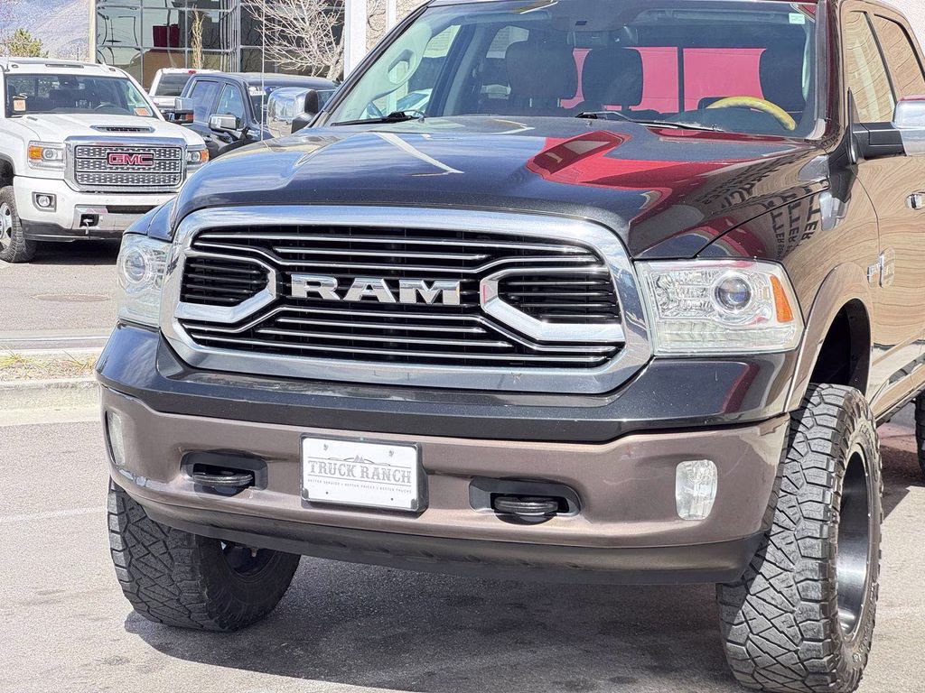 2018 Brilliant Black Crystal Pearlcoat Ram 1500 Laramie Longhorn 4X4 Truck