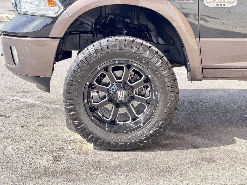 2018 Brilliant Black Crystal Pearlcoat Ram 1500 Laramie Longhorn 4X4 Truck