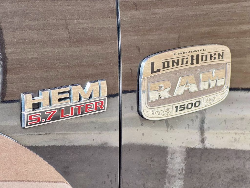 2018 Brilliant Black Crystal Pearlcoat Ram 1500 Laramie Longhorn 4X4 Truck