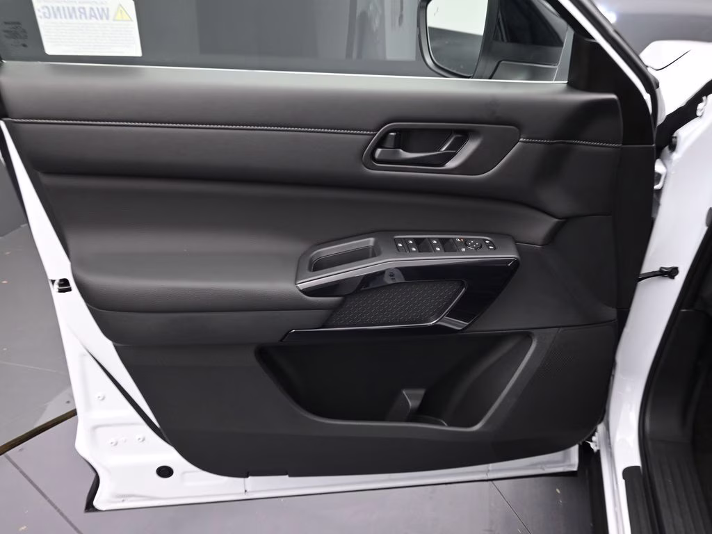 2026 Everest White Pearl Tricoat Nissan Pathfinder SV FWD SUV