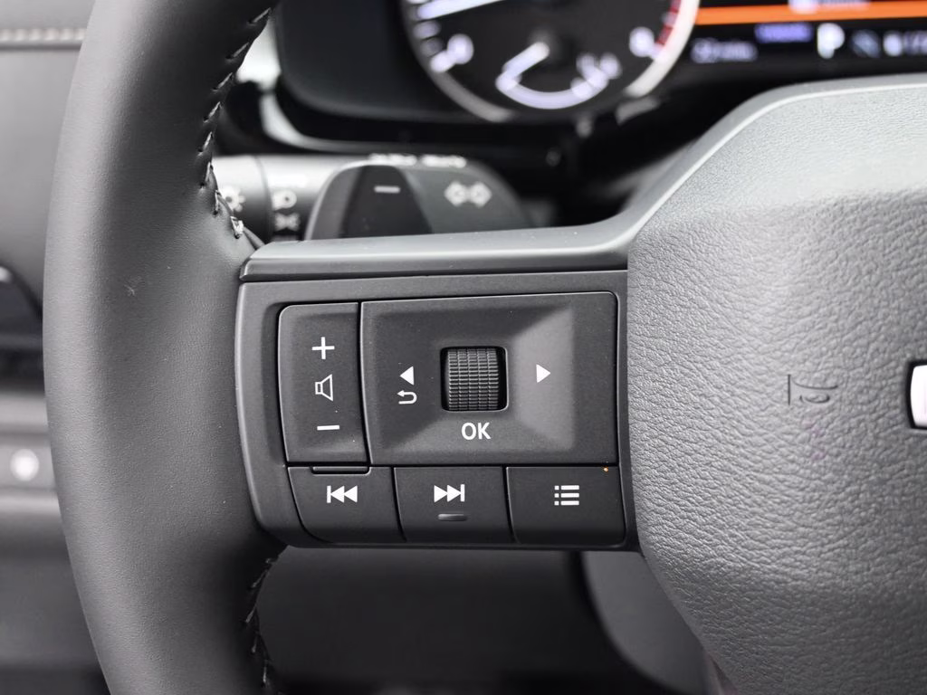 2026 Everest White Pearl Tricoat Nissan Pathfinder SV FWD SUV
