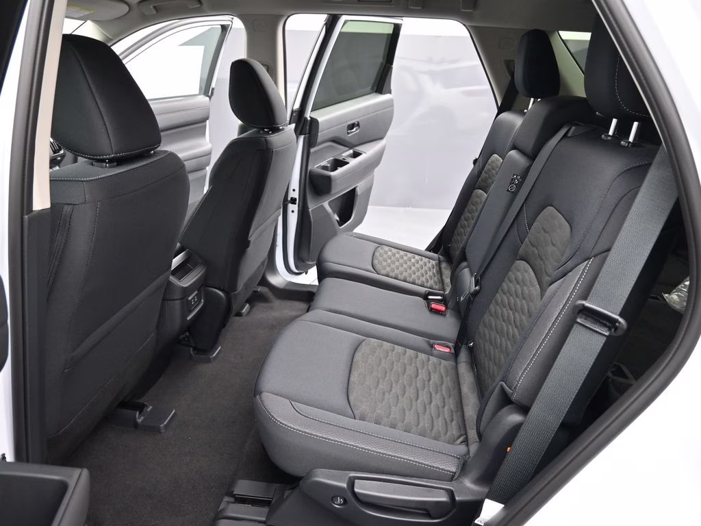 2026 Everest White Pearl Tricoat Nissan Pathfinder SV FWD SUV