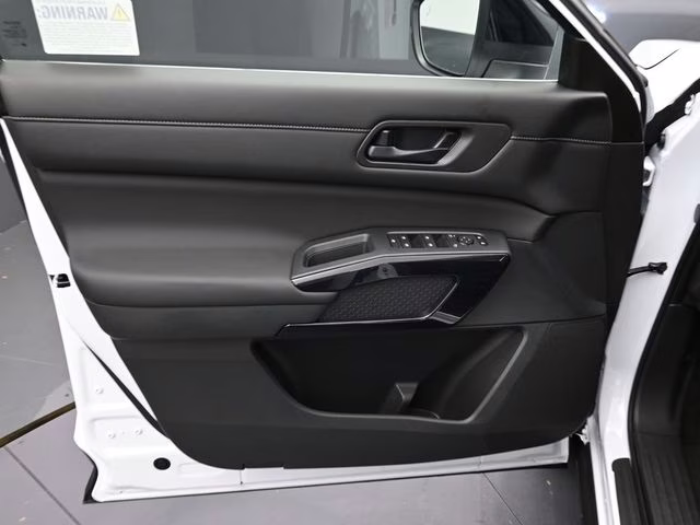 2026 Everest White Pearl Tricoat Nissan Pathfinder SV FWD SUV