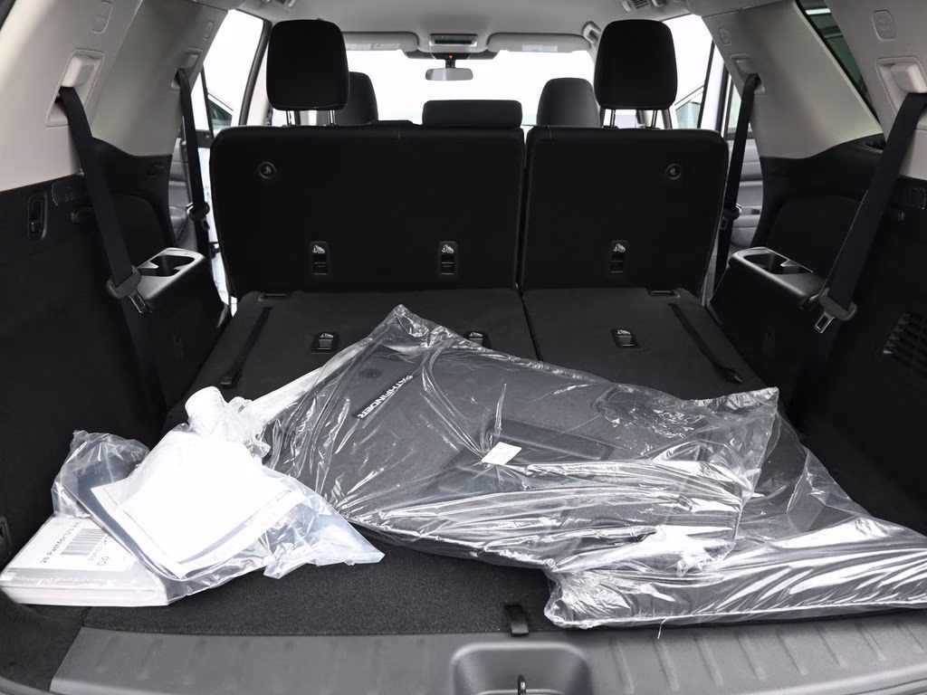 2026 Everest White Pearl Tricoat Nissan Pathfinder SV FWD SUV