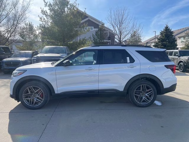 2026 Space White Metallic Ford Explorer ST-Line 4X4 SUV