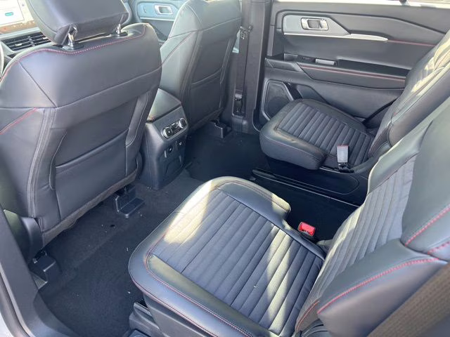 2026 Space White Metallic Ford Explorer ST-Line 4X4 SUV