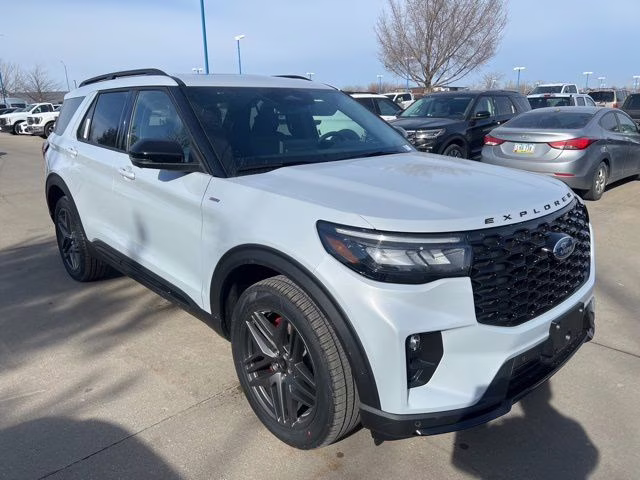 2026 Space White Metallic Ford Explorer ST-Line 4X4 SUV