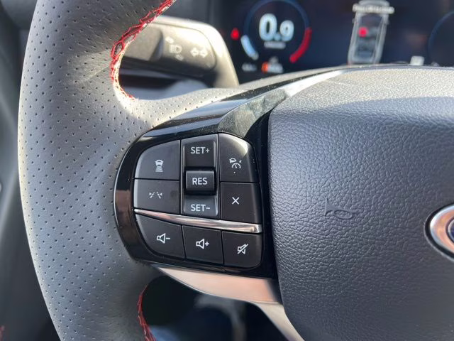 2026 Space White Metallic Ford Explorer ST-Line 4X4 SUV