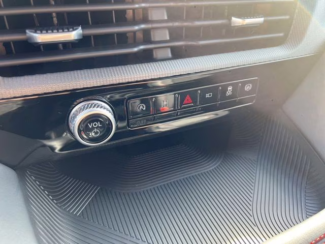 2026 Space White Metallic Ford Explorer ST-Line 4X4 SUV