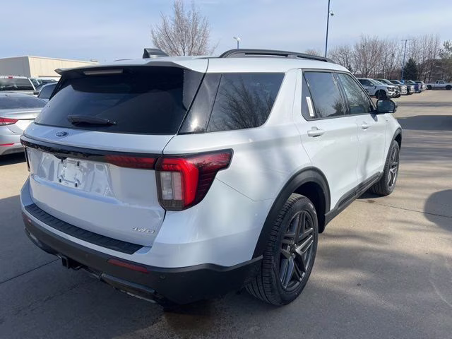 2026 Space White Metallic Ford Explorer ST-Line 4X4 SUV