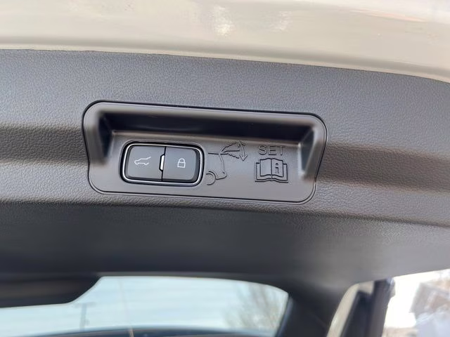 2026 Space White Metallic Ford Explorer ST-Line 4X4 SUV