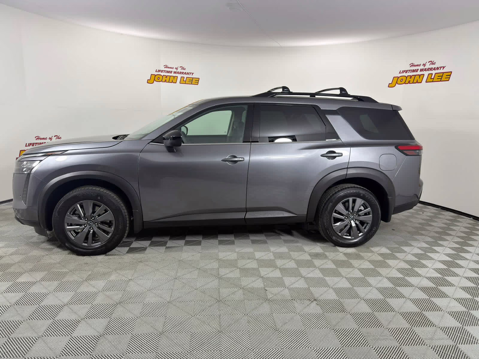 2026 KAD/GUN METALL Nissan Pathfinder SV 4X4 SUV