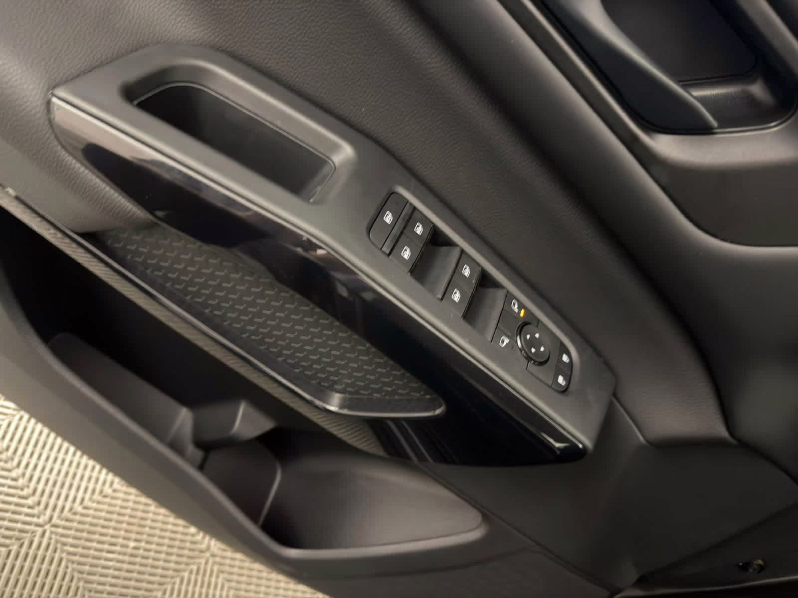 2026 KAD/GUN METALL Nissan Pathfinder SV 4X4 SUV