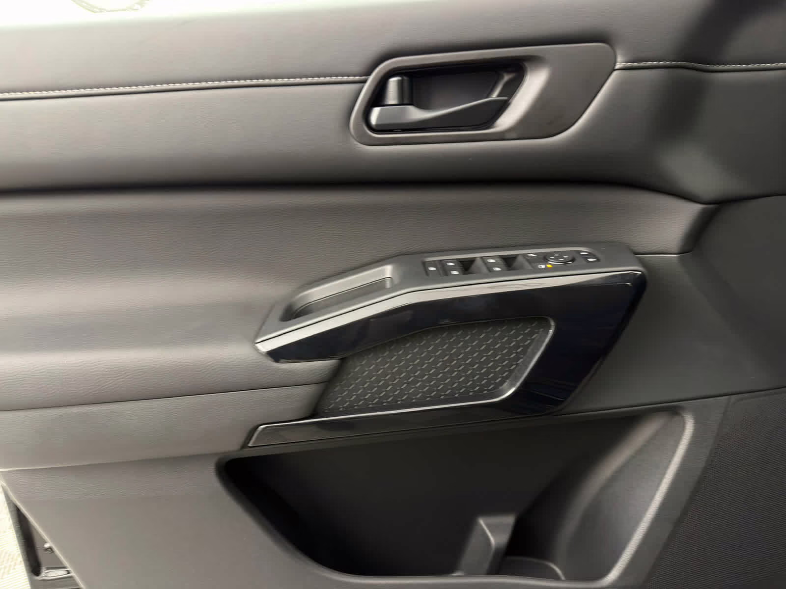 2026 KH3/SUPER BLAC Nissan Pathfinder SV 4X4 SUV