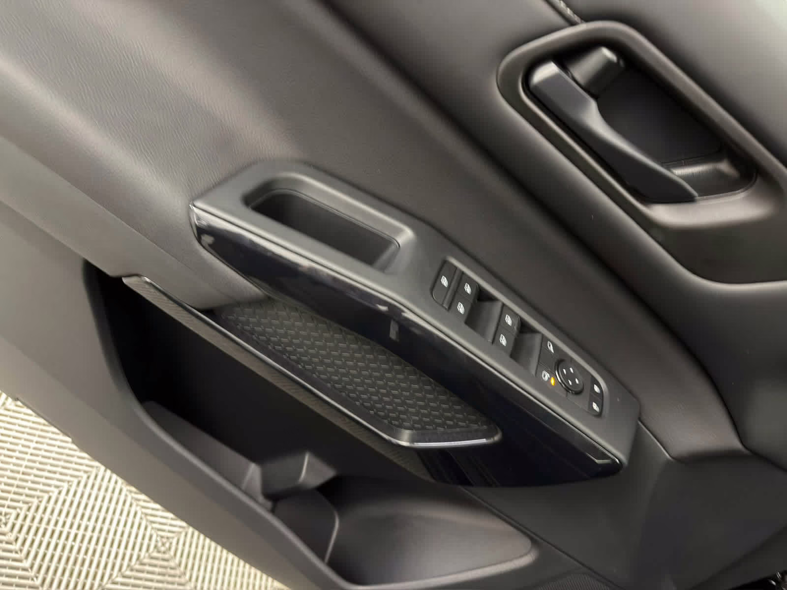 2026 KH3/SUPER BLAC Nissan Pathfinder SV 4X4 SUV