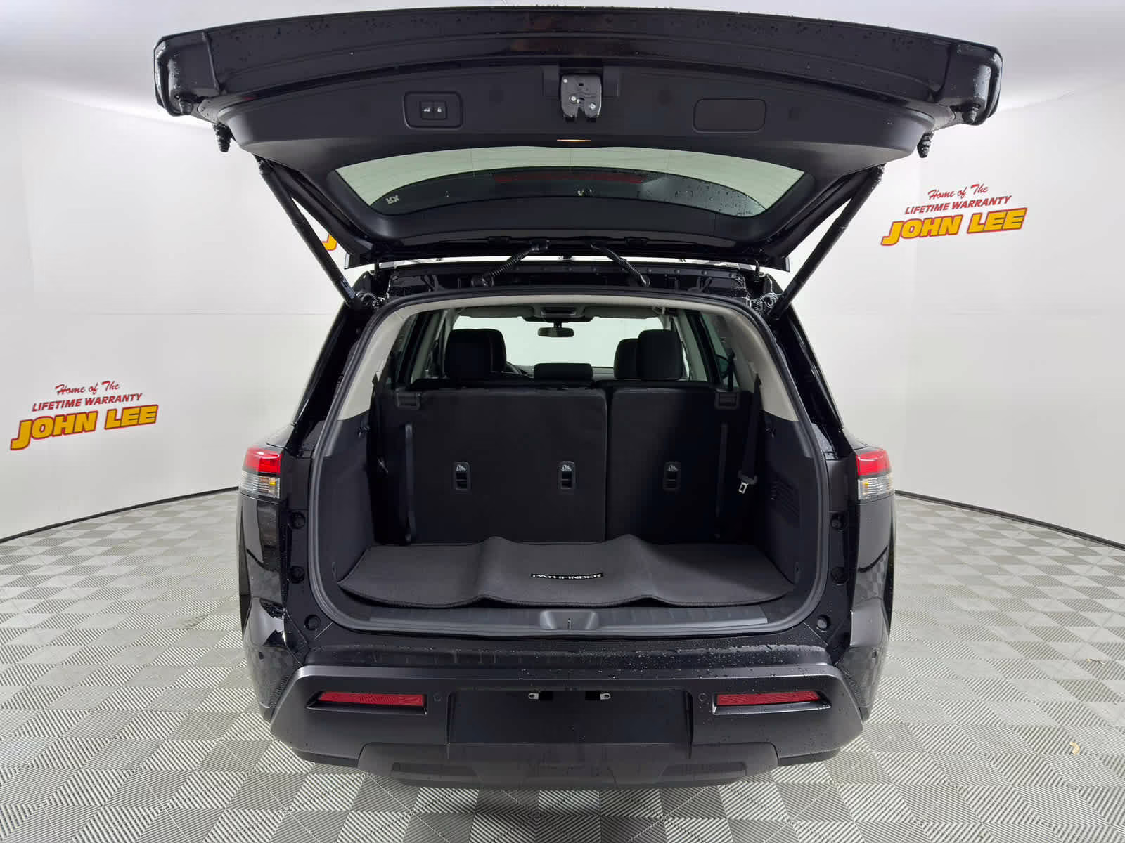 2026 KH3/SUPER BLAC Nissan Pathfinder SV 4X4 SUV