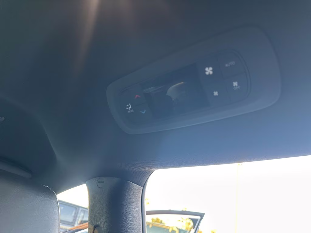 2025 Bright White Clearcoat Chrysler Pacifica Select FWD Van