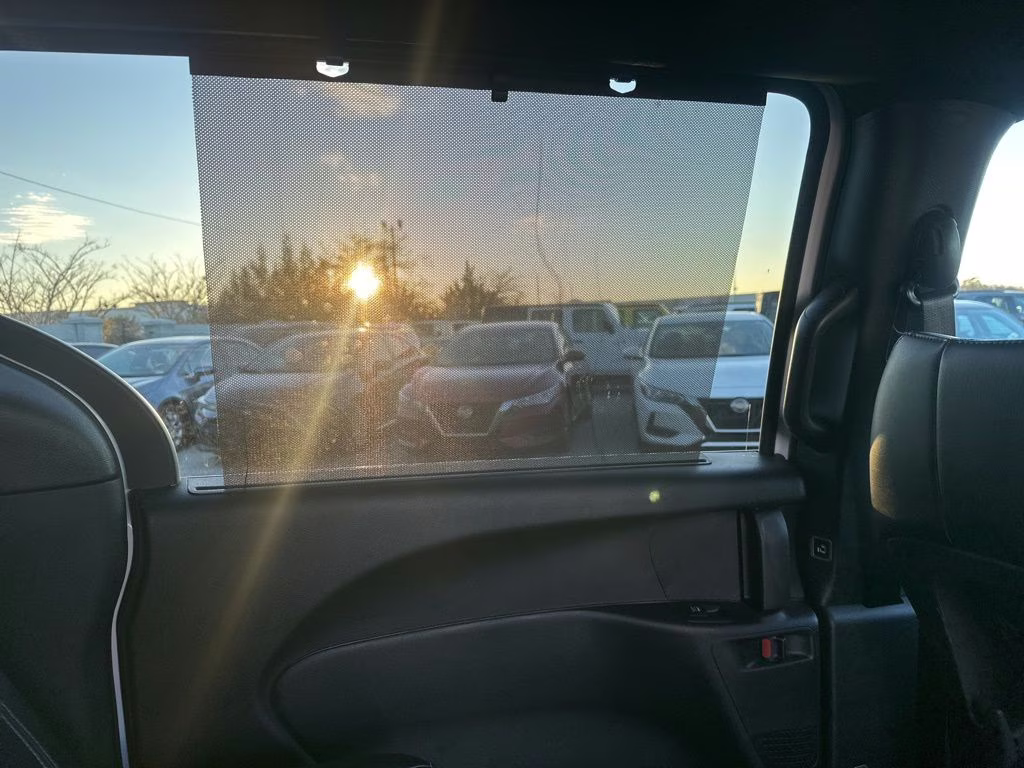 2025 Bright White Clearcoat Chrysler Pacifica Select FWD Van