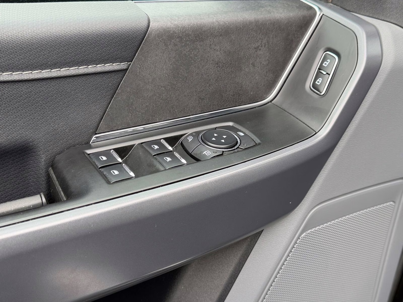 2025 Carbonized Gray Metallic Ford F-150 XLT 4X4 Truck