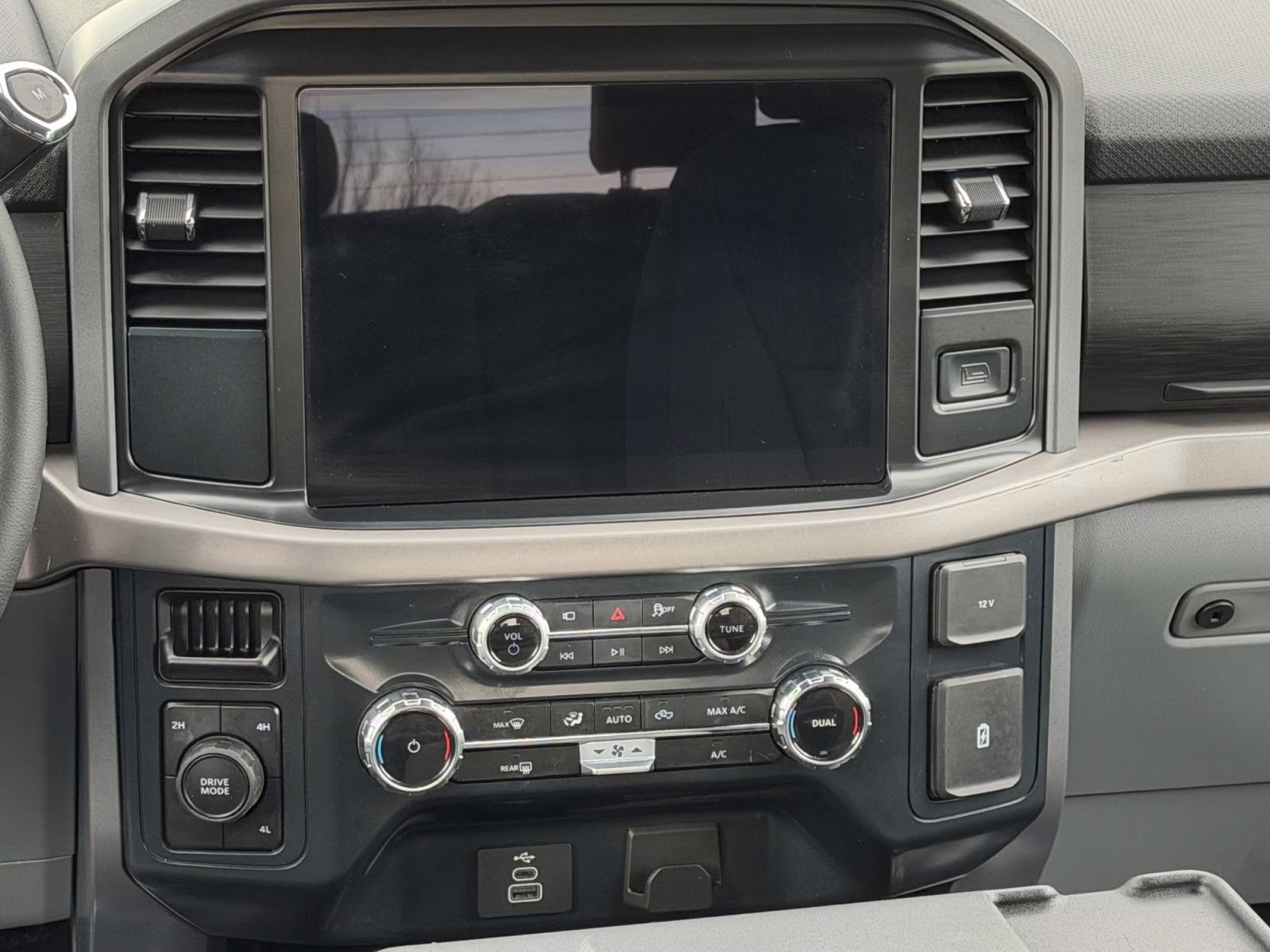 2025 Carbonized Gray Metallic Ford F-150 XLT 4X4 Truck