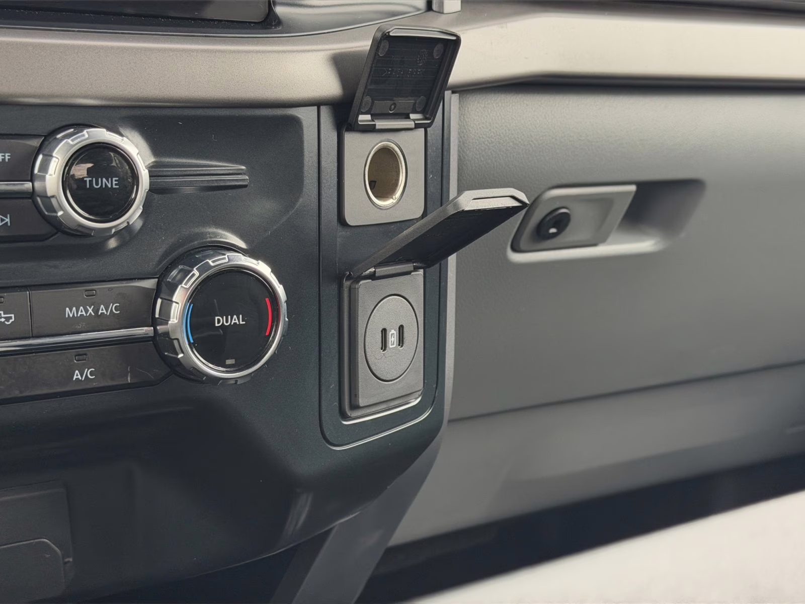 2025 Carbonized Gray Metallic Ford F-150 XLT 4X4 Truck