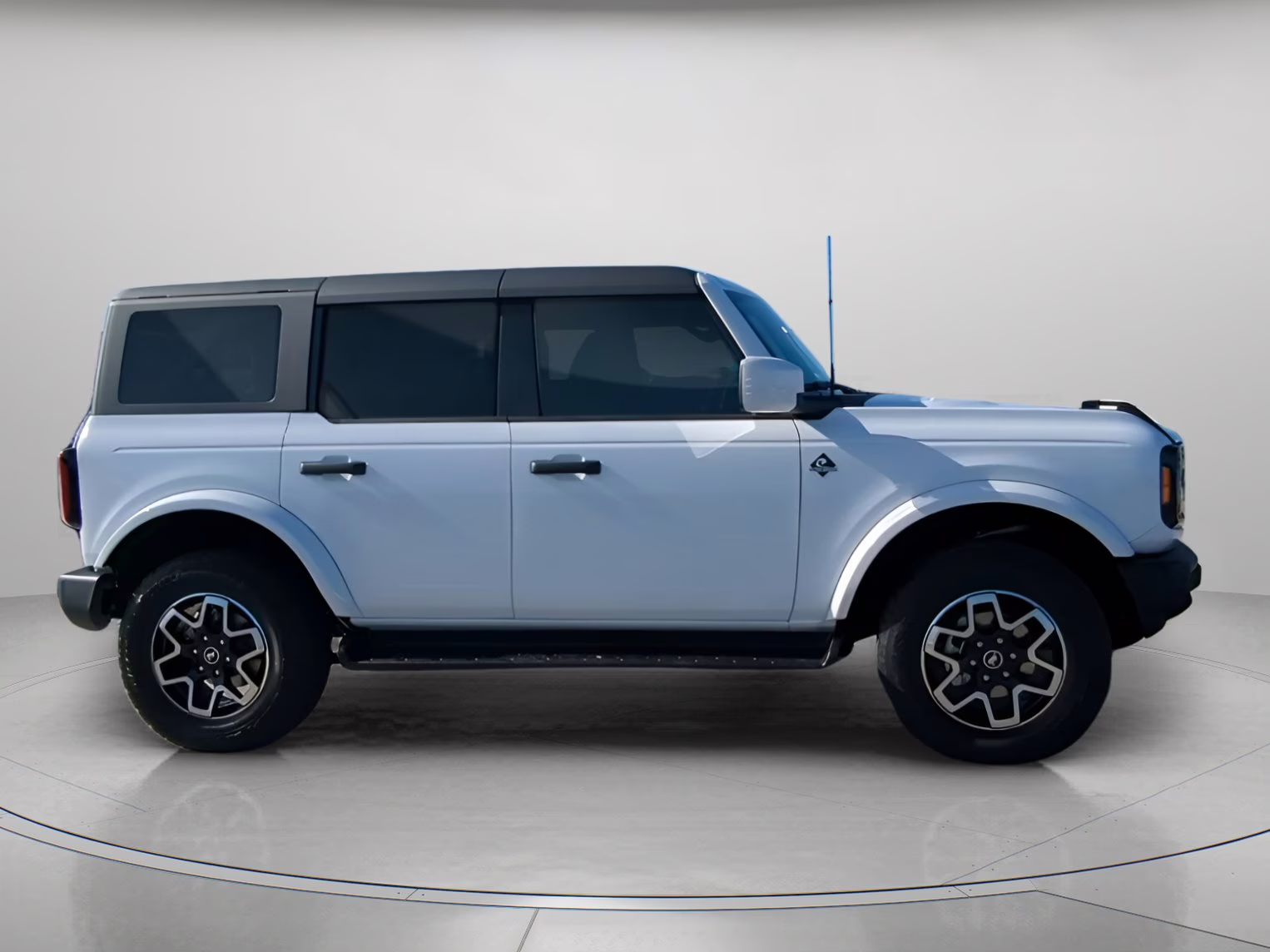 2026 Oxford White Ford Bronco Outer Banks 4X4 Convertible