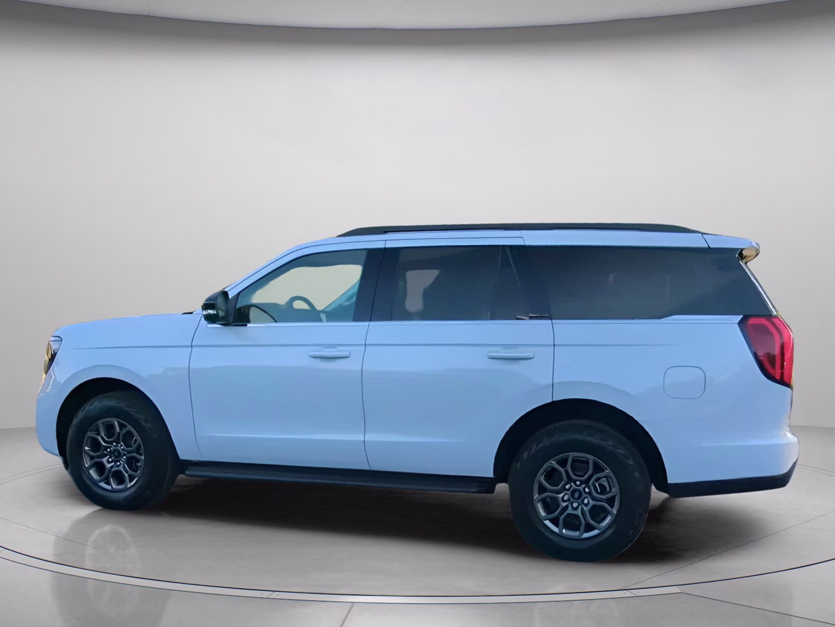 2026 Space Silver Metallic Ford Expedition Active RWD SUV