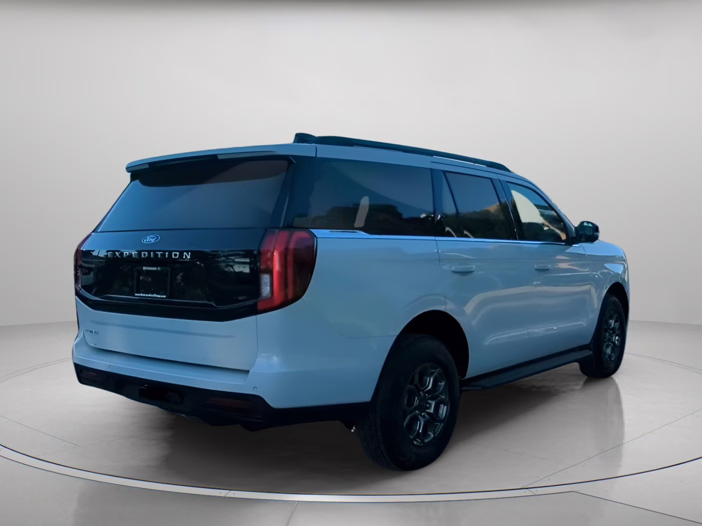 2026 Space Silver Metallic Ford Expedition Active RWD SUV