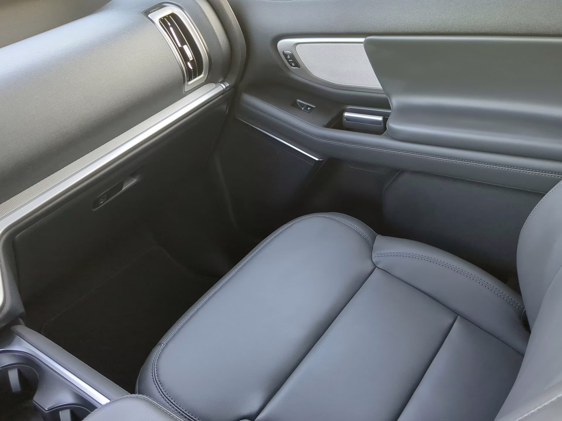 2026 Space Silver Metallic Ford Expedition Active RWD SUV