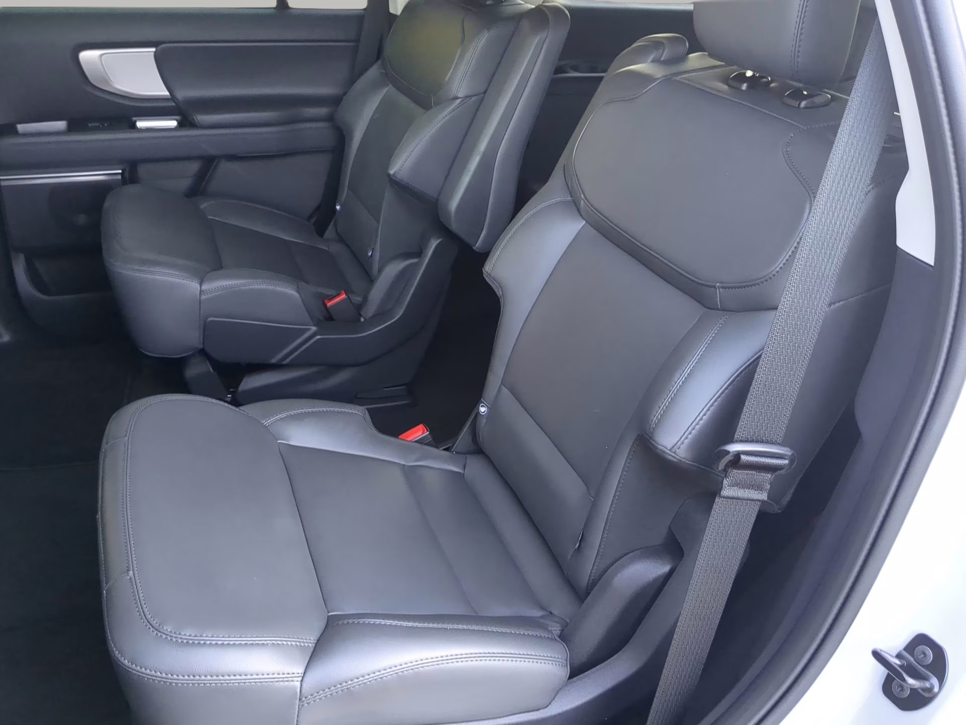 2026 Space Silver Metallic Ford Expedition Active RWD SUV